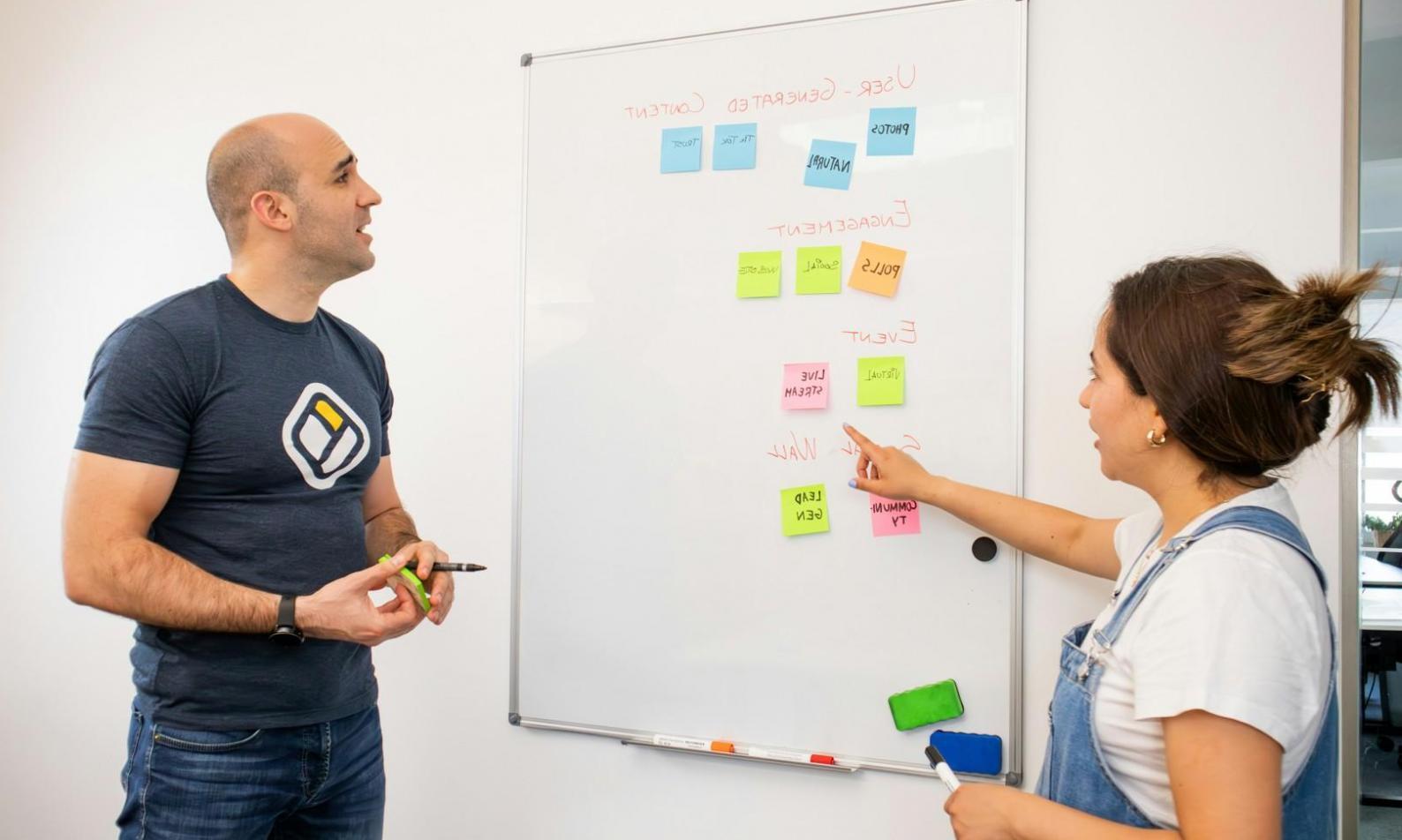 Séance de formation pratique sur la gestion de budget avec des outils concrets
